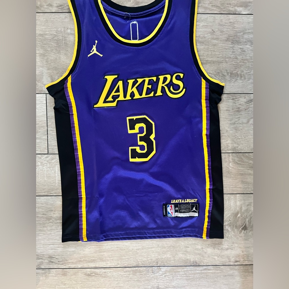 Anthony Davis Lakers jersey size medium